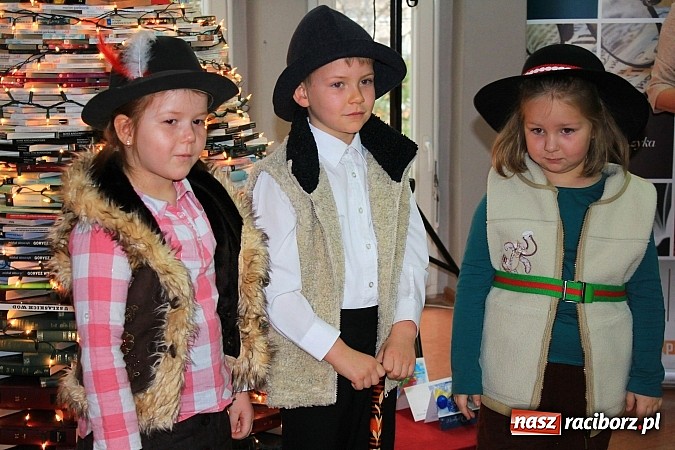 Zdjęcie w galerii na portalu naszraciborz.pl: W bibliotece zabrzmiały kolędy i pastorałki wiadomości z regionu