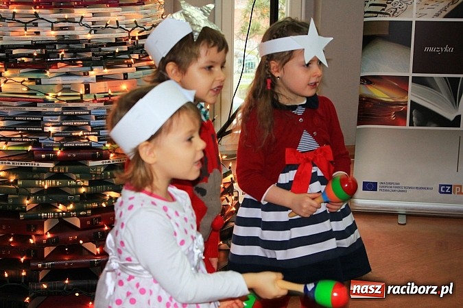 Zdjęcie w galerii na portalu naszraciborz.pl: W bibliotece zabrzmiały kolędy i pastorałki wiadomości z regionu