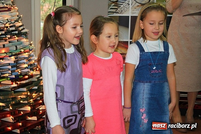 Zdjęcie w galerii na portalu naszraciborz.pl: W bibliotece zabrzmiały kolędy i pastorałki wiadomości z regionu