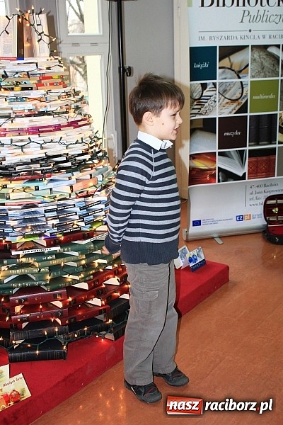 Zdjęcie w galerii na portalu naszraciborz.pl: W bibliotece zabrzmiały kolędy i pastorałki wiadomości z regionu