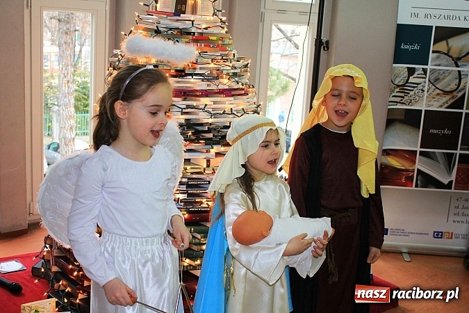 Zdjęcie w galerii na portalu naszraciborz.pl: W bibliotece zabrzmiały kolędy i pastorałki wiadomości z regionu