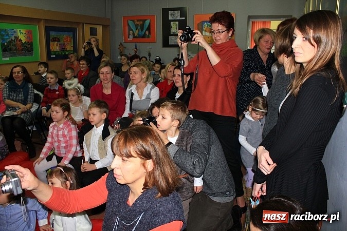 Zdjęcie w galerii na portalu naszraciborz.pl: W bibliotece zabrzmiały kolędy i pastorałki wiadomości z regionu