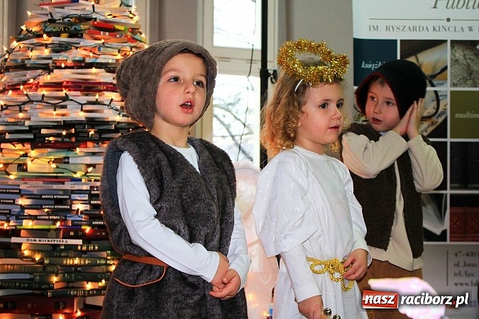 Zdjęcie w galerii na portalu naszraciborz.pl: W bibliotece zabrzmiały kolędy i pastorałki wiadomości z regionu