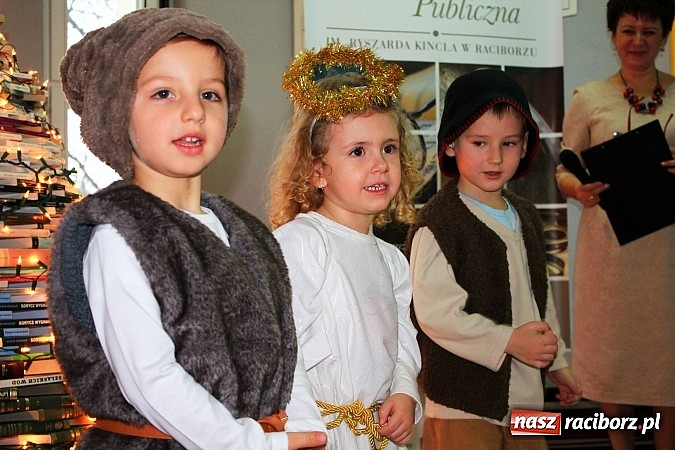 Zdjęcie w galerii na portalu naszraciborz.pl: W bibliotece zabrzmiały kolędy i pastorałki wiadomości z regionu