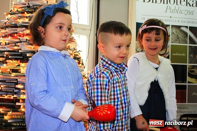 Zdjęcie w galerii na portalu naszraciborz.pl: W bibliotece zabrzmiały kolędy i pastorałki wiadomości z regionu