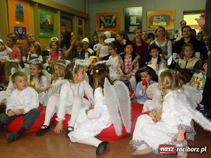 Zdjęcie w galerii na portalu naszraciborz.pl: W bibliotece zabrzmiały kolędy i pastorałki wiadomości z regionu