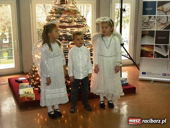 Zdjęcie w galerii na portalu naszraciborz.pl: W bibliotece zabrzmiały kolędy i pastorałki wiadomości z regionu