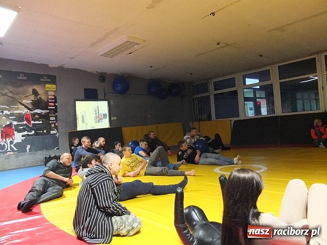 Zdjęcie w galerii na portalu naszraciborz.pl: W Łamatorze prowadzą zajęcia profilaktyczne wiadomości z regionu