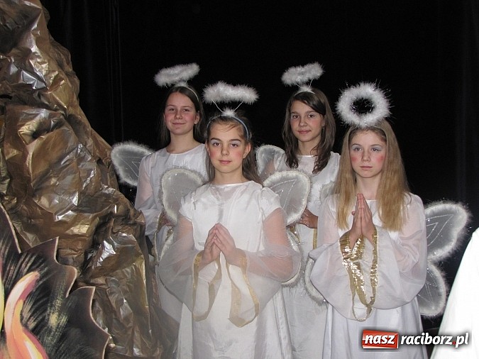 Zdjęcie w galerii na portalu naszraciborz.pl: Świąteczne widowisko w Szkole Podstawowej nr 13. Wiadomości z piekła rodem wiadomości z regionu