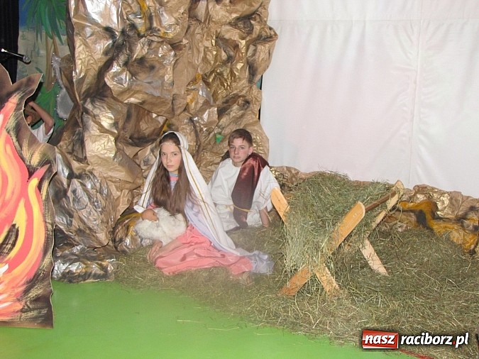 Zdjęcie w galerii na portalu naszraciborz.pl: Świąteczne widowisko w Szkole Podstawowej nr 13. Wiadomości z piekła rodem wiadomości z regionu