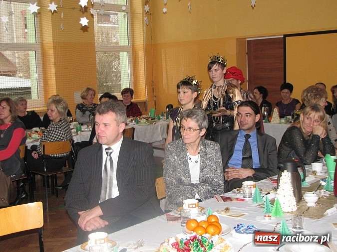 Zdjęcie w galerii na portalu naszraciborz.pl: Świąteczne widowisko w Szkole Podstawowej nr 13. Wiadomości z piekła rodem wiadomości z regionu