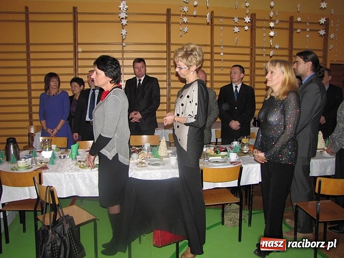 Zdjęcie w galerii na portalu naszraciborz.pl: Świąteczne widowisko w Szkole Podstawowej nr 13. Wiadomości z piekła rodem wiadomości z regionu
