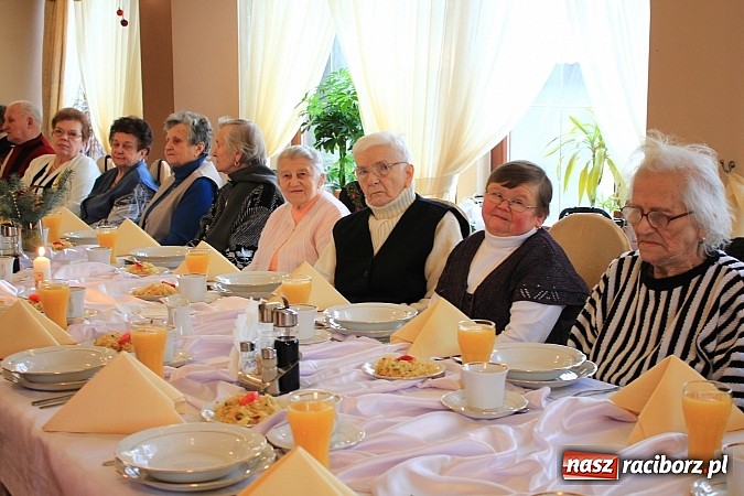 Zdjęcie w galerii na portalu naszraciborz.pl: Wigilia dla chorych i samotnych... wiadomości z regionu