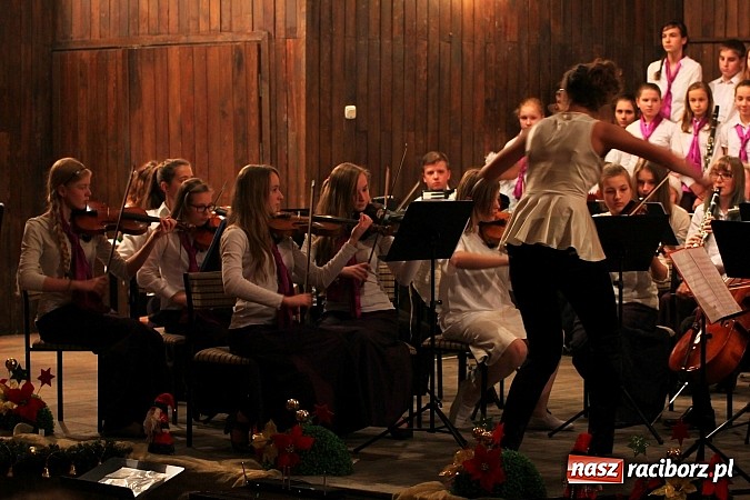 Zdjęcie w galerii na portalu naszraciborz.pl: Tradycyjny koncert kolęd w Szkole Muzycznej wiadomości z regionu