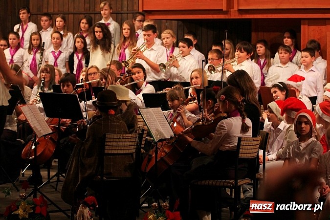 Zdjęcie w galerii na portalu naszraciborz.pl: Tradycyjny koncert kolęd w Szkole Muzycznej wiadomości z regionu