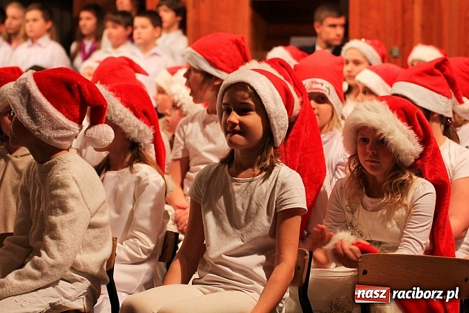 Zdjęcie w galerii na portalu naszraciborz.pl: Tradycyjny koncert kolęd w Szkole Muzycznej wiadomości z regionu