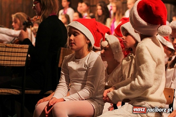 Zdjęcie w galerii na portalu naszraciborz.pl: Tradycyjny koncert kolęd w Szkole Muzycznej wiadomości z regionu