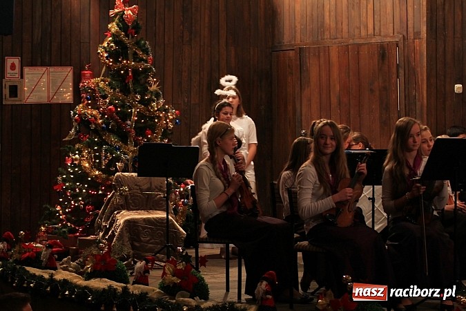 Zdjęcie w galerii na portalu naszraciborz.pl: Tradycyjny koncert kolęd w Szkole Muzycznej wiadomości z regionu