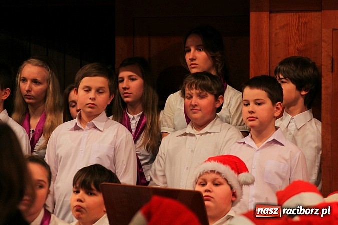 Zdjęcie w galerii na portalu naszraciborz.pl: Tradycyjny koncert kolęd w Szkole Muzycznej wiadomości z regionu