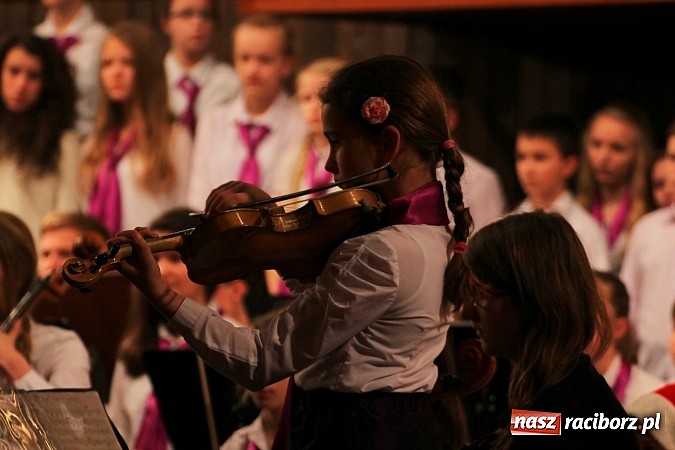 Zdjęcie w galerii na portalu naszraciborz.pl: Tradycyjny koncert kolęd w Szkole Muzycznej wiadomości z regionu