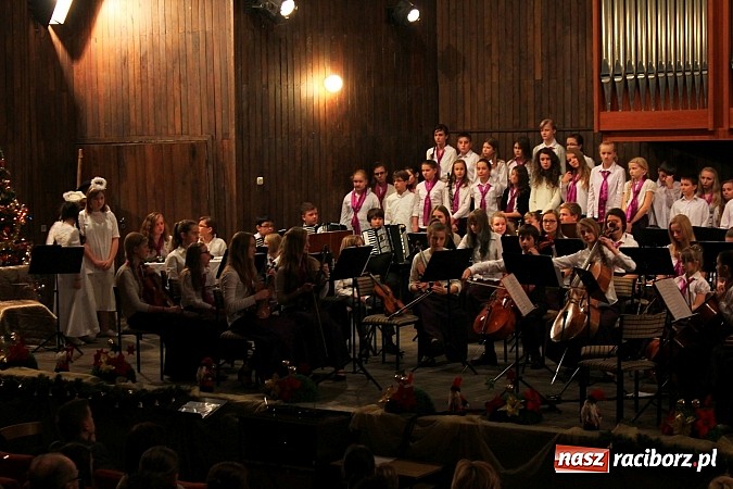 Zdjęcie w galerii na portalu naszraciborz.pl: Tradycyjny koncert kolęd w Szkole Muzycznej wiadomości z regionu