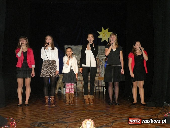 Zdjęcie w galerii na portalu naszraciborz.pl: Jasełkowy wieczór w MDK-u wiadomości z regionu