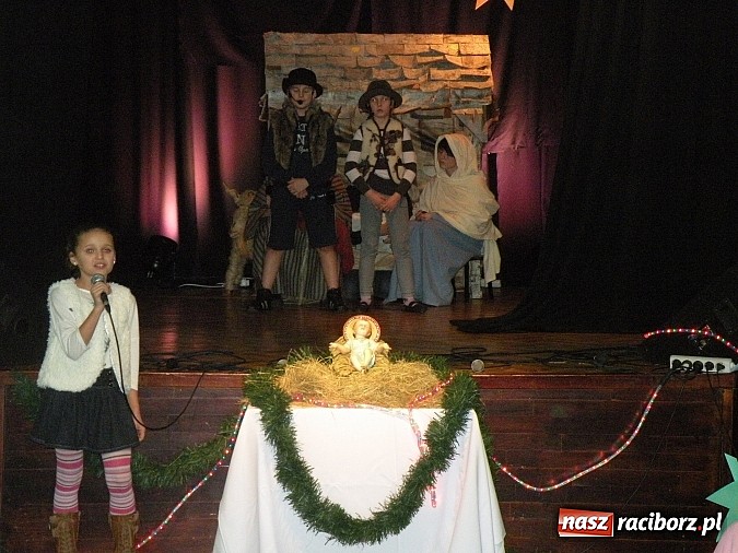 Zdjęcie w galerii na portalu naszraciborz.pl: Jasełkowy wieczór w MDK-u wiadomości z regionu