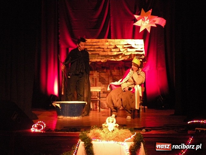 Zdjęcie w galerii na portalu naszraciborz.pl: Jasełkowy wieczór w MDK-u wiadomości z regionu