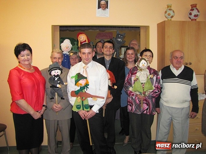 Zdjęcie w galerii na portalu naszraciborz.pl: Spotkanie opłatkowe w DDPS Iskierka wiadomości z regionu