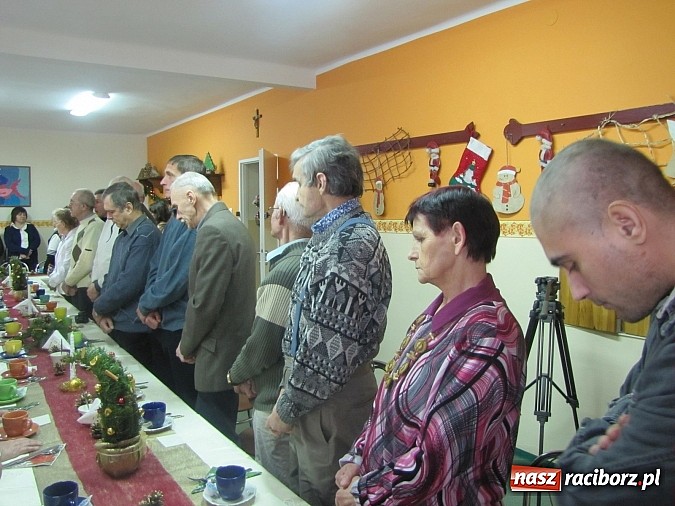 Zdjęcie w galerii na portalu naszraciborz.pl: Spotkanie opłatkowe w DDPS Iskierka wiadomości z regionu