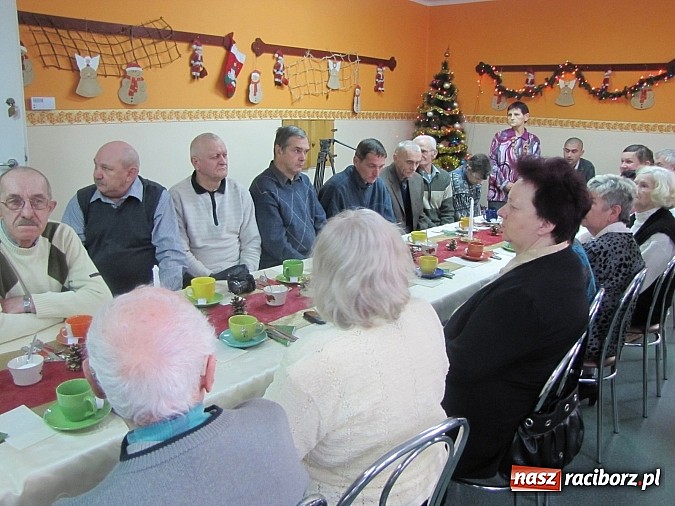 Zdjęcie w galerii na portalu naszraciborz.pl: Spotkanie opłatkowe w DDPS Iskierka wiadomości z regionu