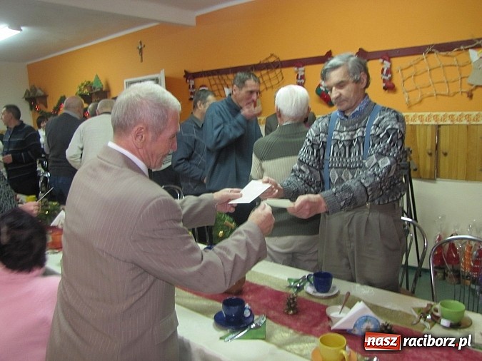 Zdjęcie w galerii na portalu naszraciborz.pl: Spotkanie opłatkowe w DDPS Iskierka wiadomości z regionu