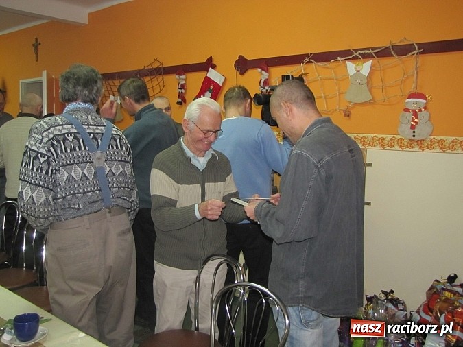 Zdjęcie w galerii na portalu naszraciborz.pl: Spotkanie opłatkowe w DDPS Iskierka wiadomości z regionu