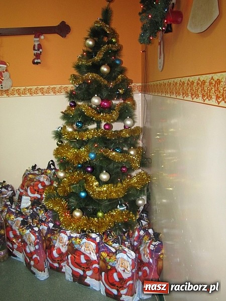 Zdjęcie w galerii na portalu naszraciborz.pl: Spotkanie opłatkowe w DDPS Iskierka wiadomości z regionu