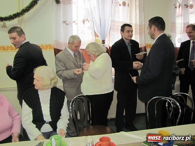 Zdjęcie w galerii na portalu naszraciborz.pl: Spotkanie opłatkowe w DDPS Iskierka wiadomości z regionu