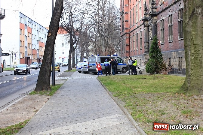Zdjęcie w galerii na portalu naszraciborz.pl: Rowerzysta potrącił na pasach 68-latkę wiadomości z regionu