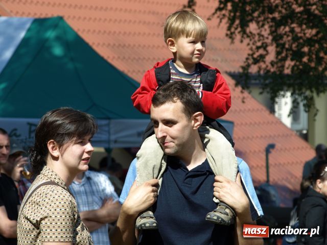 Zdjęcie w galerii na portalu naszraciborz.pl: Piknik militarny w Szymocicach wiadomości z regionu