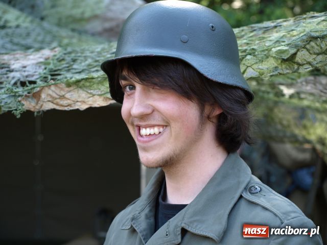 Zdjęcie w galerii na portalu naszraciborz.pl: Piknik militarny w Szymocicach wiadomości z regionu