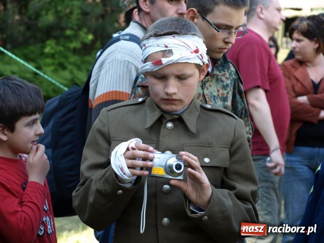 Zdjęcie w galerii na portalu naszraciborz.pl: Piknik militarny w Szymocicach wiadomości z regionu