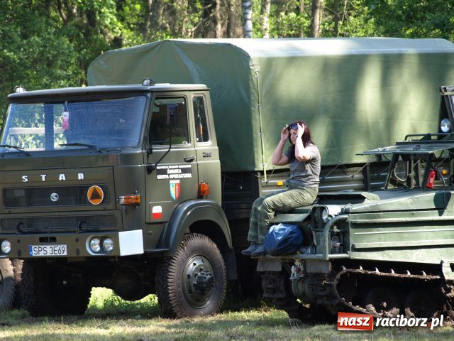 Zdjęcie w galerii na portalu naszraciborz.pl: Piknik militarny w Szymocicach wiadomości z regionu