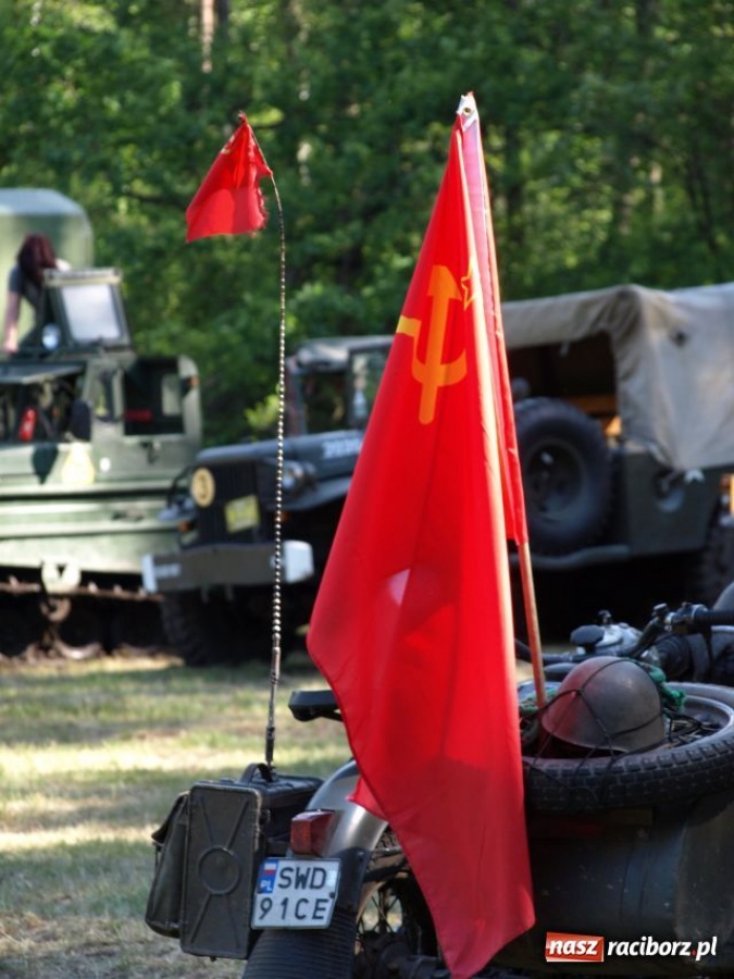 Zdjęcie w galerii na portalu naszraciborz.pl: Piknik militarny w Szymocicach wiadomości z regionu