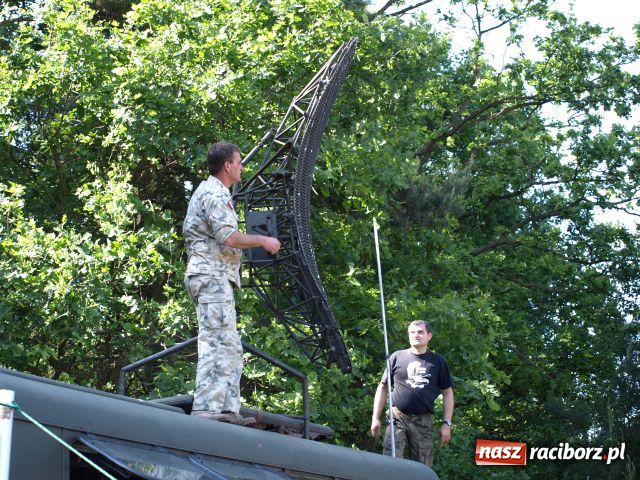 Zdjęcie w galerii na portalu naszraciborz.pl: Piknik militarny w Szymocicach wiadomości z regionu