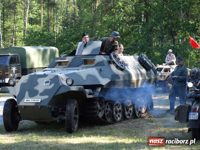 Zdjęcie w galerii na portalu naszraciborz.pl: Piknik militarny w Szymocicach wiadomości z regionu