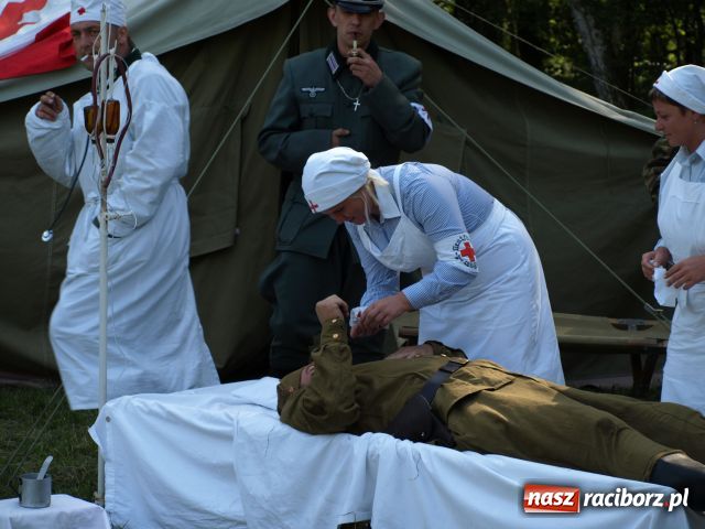 Zdjęcie w galerii na portalu naszraciborz.pl: Piknik militarny w Szymocicach wiadomości z regionu