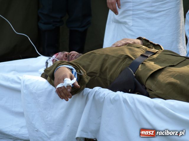 Zdjęcie w galerii na portalu naszraciborz.pl: Piknik militarny w Szymocicach wiadomości z regionu