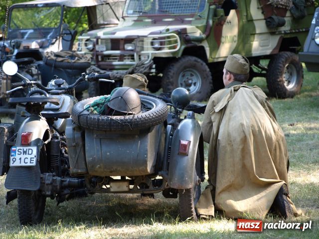 Zdjęcie w galerii na portalu naszraciborz.pl: Piknik militarny w Szymocicach wiadomości z regionu