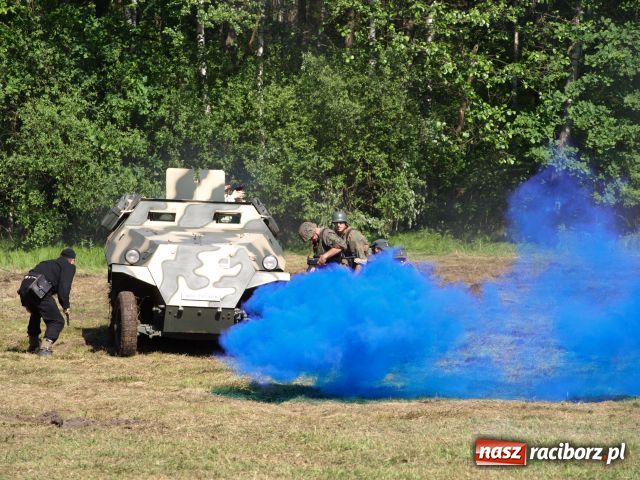 Zdjęcie w galerii na portalu naszraciborz.pl: Piknik militarny w Szymocicach wiadomości z regionu
