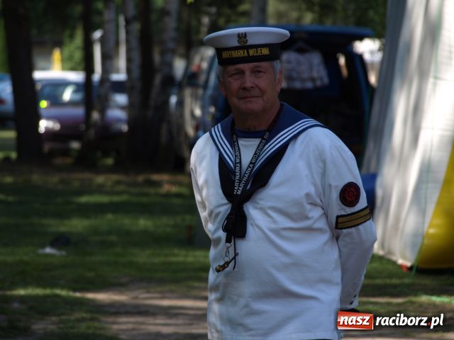 Zdjęcie w galerii na portalu naszraciborz.pl: Piknik militarny w Szymocicach wiadomości z regionu