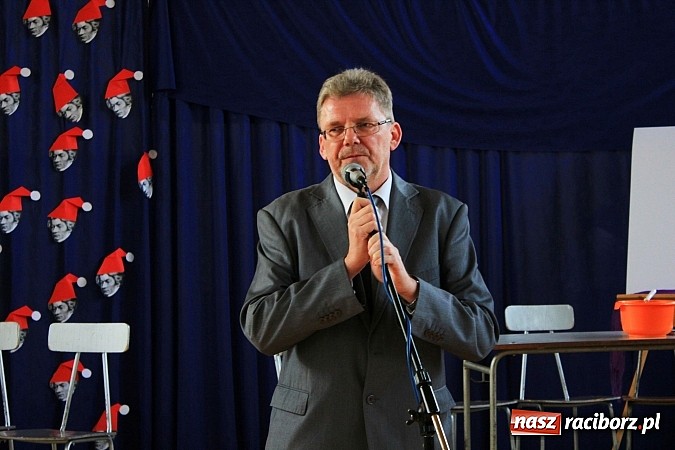 Zdjęcie w galerii na portalu naszraciborz.pl: Święto patrona w II LO na wesoło wiadomości z regionu