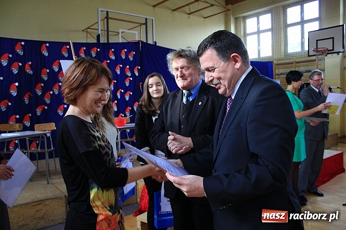 Zdjęcie w galerii na portalu naszraciborz.pl: Święto patrona w II LO na wesoło wiadomości z regionu